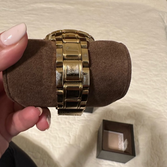 Michael Kors Watch - Picture 2 of 4